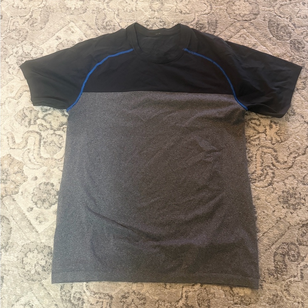 lululemon men Black and Gray shirt